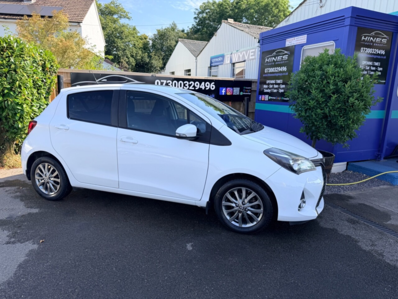 2016 Toyota Yaris 1.0 Vvt-I Icon Hatchback 5dr Petrol Manual Euro 6 (69 Ps) in White — image 1