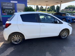 2016 Toyota Yaris 1.0 Vvt-I Icon Hatchback 5dr Petrol Manual Euro 6 (69 Ps) in White — image 2