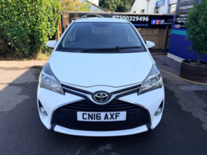 2016 Toyota Yaris 1.0 Vvt-I Icon Hatchback 5dr Petrol Manual Euro 6 (69 Ps) in White — image 6