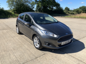 2015 Ford Fiesta 1.25 Zetec 5dr in Grey — image 2