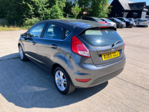 2015 Ford Fiesta 1.25 Zetec 5dr in Grey — image 5