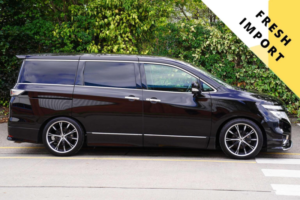 2016 Nissan Elgrand 2.5 Highway Star Premium 5dr 7 Seats in Black — image 2