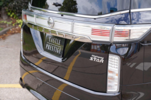 2016 Nissan Elgrand 2.5 Highway Star Premium 5dr 7 Seats in Black — image 5