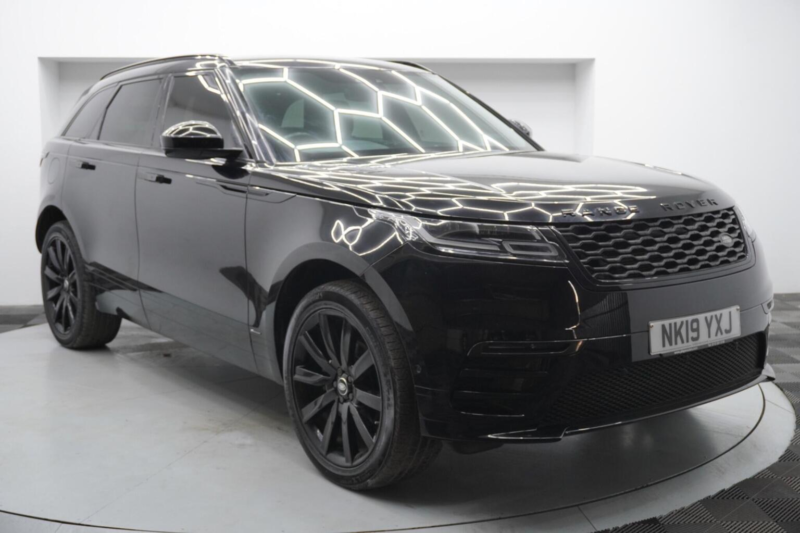 2019 Land Rover Range Rover Velar 2.0 D180 R-Dynamic Se Auto 4WD Euro 6 (s/s) 5dr in Black — image 1