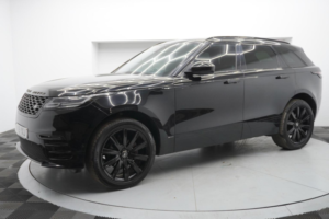 2019 Land Rover Range Rover Velar 2.0 D180 R-Dynamic Se Auto 4WD Euro 6 (s/s) 5dr in Black — image 2