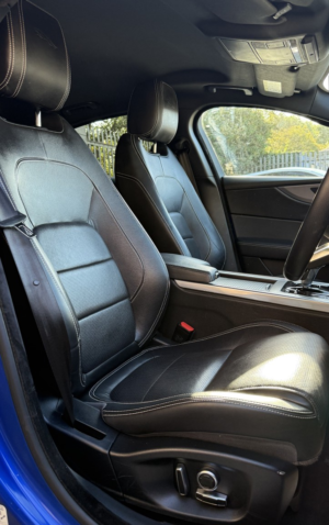 2020 Jaguar Xe 2.0 P250i R-Dynamic Se in Blue — image 5