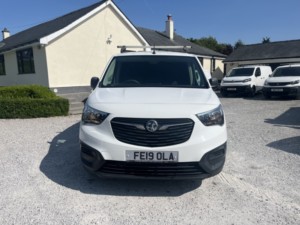 2019 Vauxhall Combo 1.6 Turbo D 2300 Edition in White — image 2