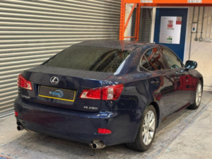 2011 Lexus Is 2.5 250 V6 Advance Auto Euro 5 4dr in Blue — image 5