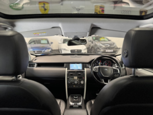 2017 Land Rover Discovery Sport 2.0 Td4 Hse Black in Red — image 2