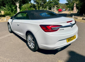 2013 Vauxhall Cascada 2.0 Cdti Elite Euro 5 (s/s) 2dr in White — image 5