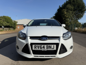 2014 Ford Focus 1.6 Titanium Navigator in White — image 2