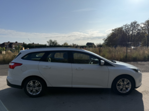 2014 Ford Focus 1.6 Titanium Navigator in White — image 3