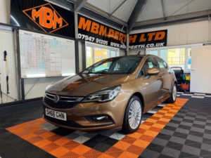 2016 Vauxhall Astra 1.6 Cdti Blueinjection Elite Hatchback 5dr Diesel Manual Euro 6 (s/s) (136 Ps) in Bronze — image 3