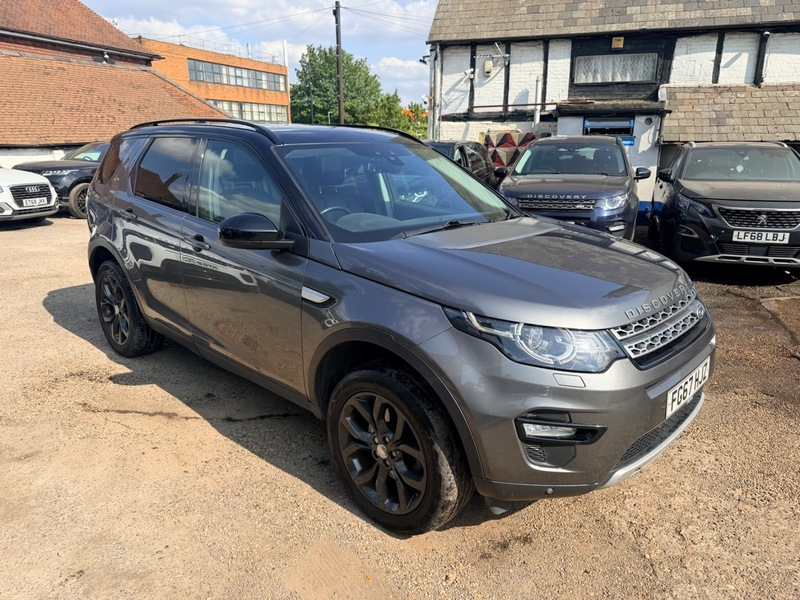 2017 Land Rover Discovery Sport Td4 Hse in Grey — image 1