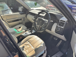 2009 Land Rover Range Rover 3.6 Td V8 Autobiography Auto 4WD Euro 4 5dr in Black — image 5