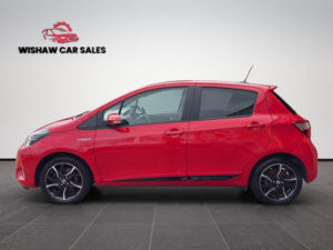 2017 Toyota Yaris 1.5 Vvt-H Design in Red — image 4