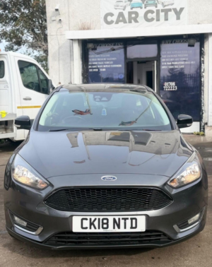 2018 Ford Focus 1.0t Ecoboost Titanium Auto Euro 6 (s/s) 5dr in Grey — image 2