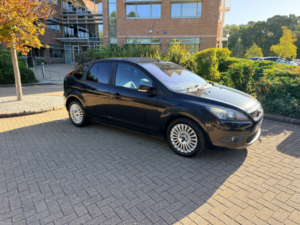 2008 Ford Focus 2.0 Tdci Dpf Titanium Hatchback 5dr Diesel Powershift (154 G/km, 108 Bhp) in Black — image 4