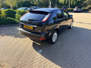 2008 Ford Focus 2.0 Tdci Dpf Titanium Hatchback 5dr Diesel Powershift (154 G/km, 108 Bhp) in Black — image 6