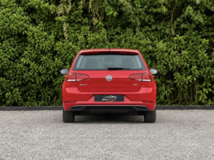 2017 Volkswagen Golf 1.4 Tsi S in Red — image 4