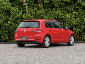 2017 Volkswagen Golf 1.4 Tsi S in Red — image 5