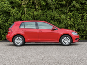2017 Volkswagen Golf 1.4 Tsi S in Red — image 6