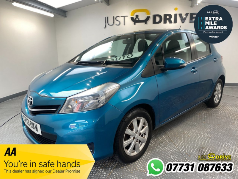 2013 Toyota Yaris 1.33 Dual Vvt-I Tr Hatchback 5dr Petrol Multidrive S Euro 5 (101 Ps) in Blue — image 1