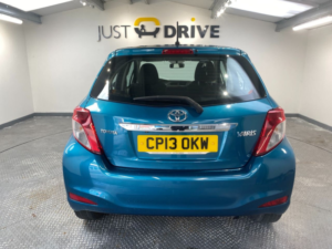 2013 Toyota Yaris 1.33 Dual Vvt-I Tr Hatchback 5dr Petrol Multidrive S Euro 5 (101 Ps) in Blue — image 4