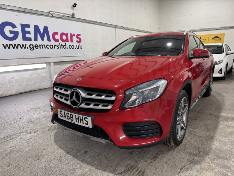 2018 Mercedes-Benz Gla 2.1 Gla200d Amg Line in Red — image 1