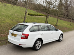 2019 Skoda Octavia 1.6 Tdi Se Technology in White — image 3