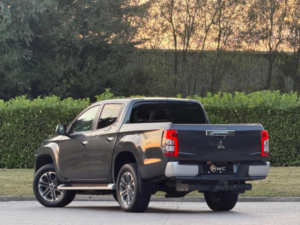 2019 Mitsubishi L200 2.2 Di-D Dc Barbarian Auto 4WD Euro 6 (s/s) 4dr in Grey — image 5