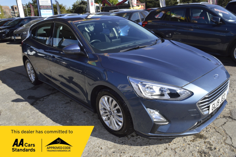 2019 Ford Focus 1.0 T Ecoboost Titanium in Blue — image 1