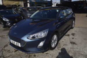 2019 Ford Focus 1.0 T Ecoboost Titanium in Blue — image 3