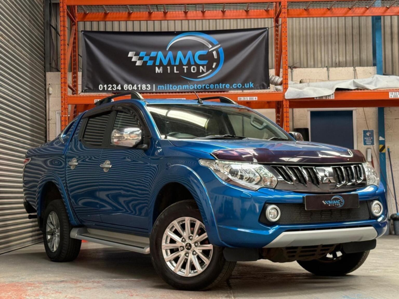 2017 Mitsubishi L200 2.4 Di-D Dc Barbarian Auto 4WD Euro 6 4dr in Blue — image 1