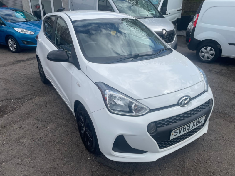 2019 Hyundai I10 1.0 Play Hatchback 5dr Petrol Manual Euro 6 (67 Ps) in White — image 1