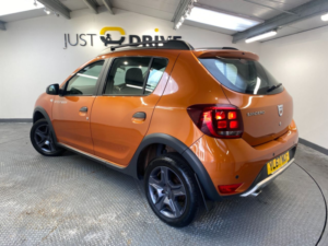 2017 Dacia Sandero Stepway 1.5 Dci Se Summit Hatchback 5dr Diesel Manual Euro 6 (s/s) (90 Ps) in Orange — image 3