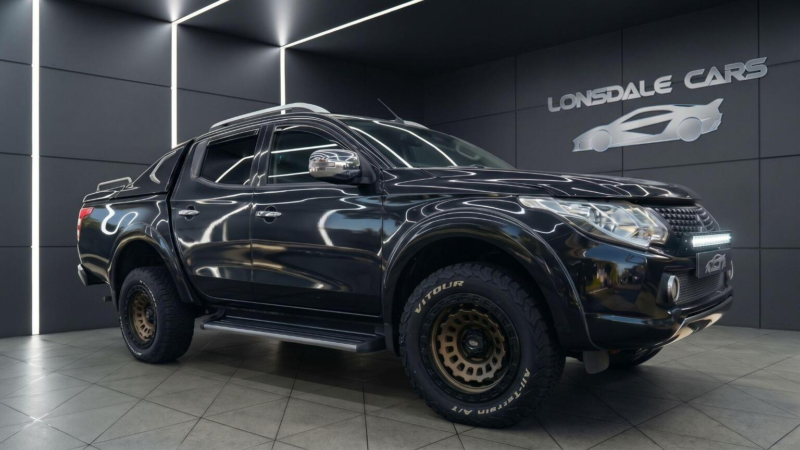 2015 Mitsubishi L200 2.4 Di-D Dc Barbarian Auto 4WD Euro 5 4dr in Black — image 1