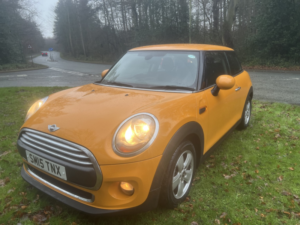 2015 MINI Hatch 1.2 One 3-Door Hatch in Orange — image 3