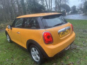 2015 MINI Hatch 1.2 One 3-Door Hatch in Orange — image 6