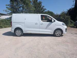 2019 Citroen Dispatch 2.0 Bluehdi 1400 Driver M Fwd 2 Euro 6 (s/s) 6dr in White — image 2