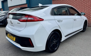 2019 Hyundai Ioniq 1.6 Ioniq Hev Prem 1.6 Gdi My19 in White — image 5