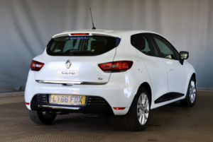 2016 Renault Clio 0.9 Dynamique Nav Tce 90 in White — image 4