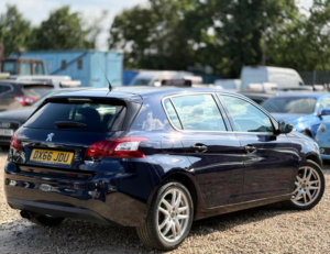 2016 Peugeot 308 1.2 Puretech Allure Euro 6 (s/s) 5dr in Blue — image 3