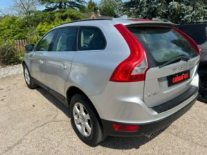 2011 Volvo Xc60 2.4 D5 Se in Silver — image 4