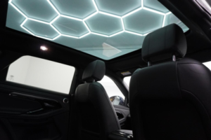 2019 Land Rover Range Rover Evoque 2.0 D180 R-Dynamic Hse Auto 4WD Euro 6 (s/s) 5dr in White — image 4