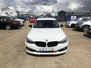 2014 BMW 3 Series Gran Turismo 2.0 318d Sport Gran Turismo in White — image 3
