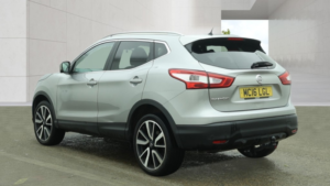 2016 Nissan Qashqai 1.2 Dig-T Tekna SUV 5dr Petrol Manual 2WD Euro 6 (s/s) (115 Ps) in Silver — image 3