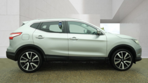 2016 Nissan Qashqai 1.2 Dig-T Tekna SUV 5dr Petrol Manual 2WD Euro 6 (s/s) (115 Ps) in Silver — image 5