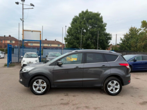 2015 Ford Kuga 2.0 Tdci Zetec 2WD Euro 6 (s/s) 5dr in Grey — image 3