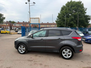 2015 Ford Kuga 2.0 Tdci Zetec 2WD Euro 6 (s/s) 5dr in Grey — image 4
